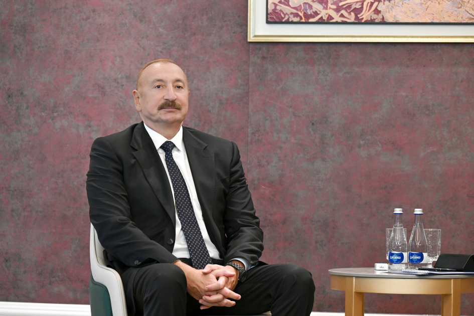 President Ilham Aliyev’s meeting with Prime Minister of Armenia commences in Bishkek (PHOTO)