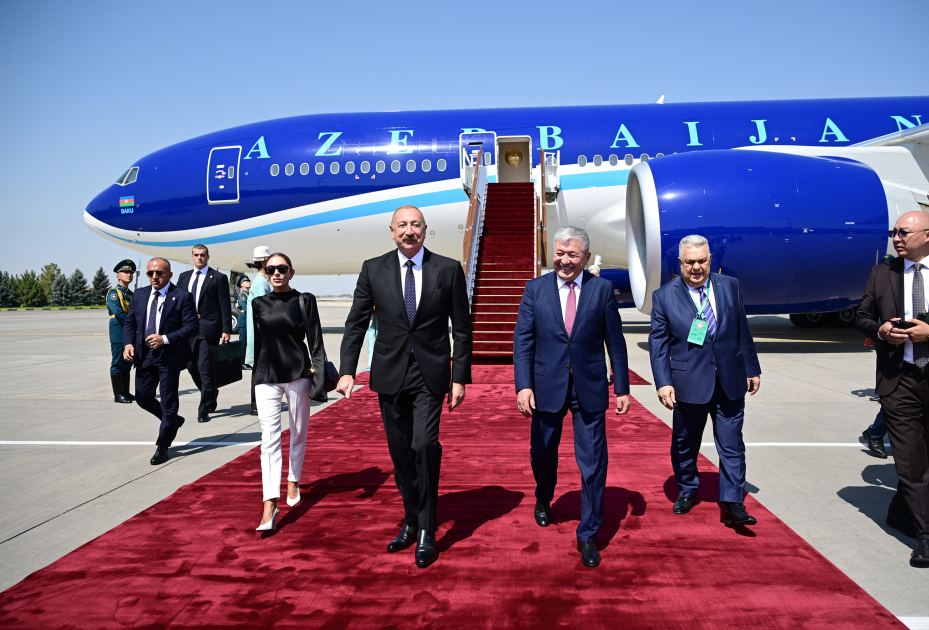 President Ilham Aliyev arrives in Kyrgyz Republic for working visit (PHOTO)