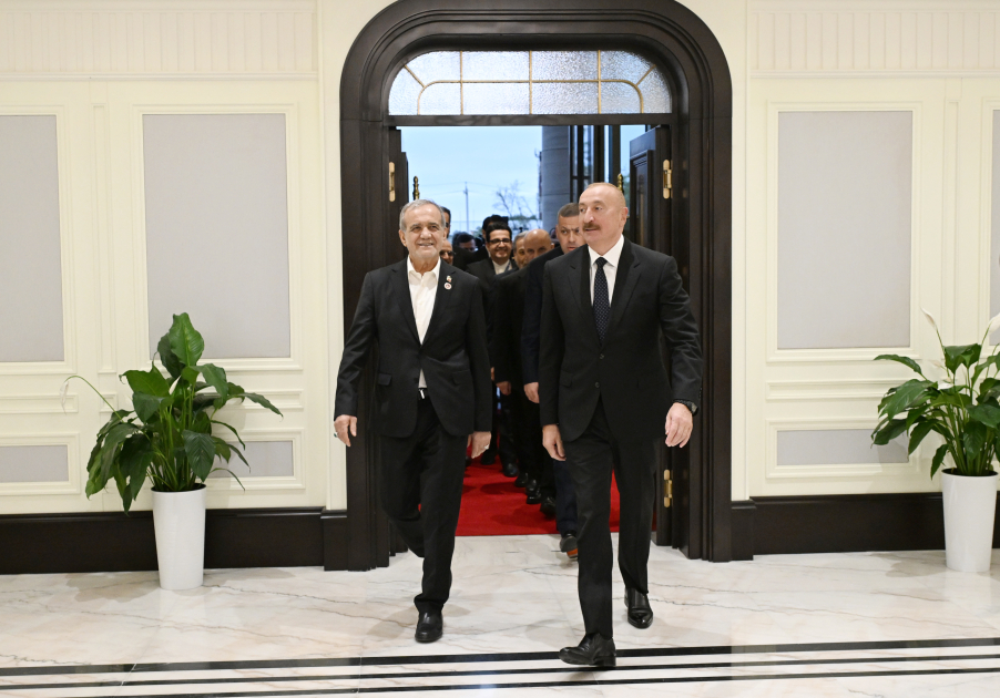 President Ilham Aliyev meets with Iranian President in Bishkek (PHOTO/VIDEO)