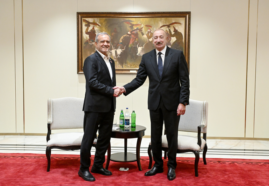 President Ilham Aliyev meets with Iranian President in Bishkek (PHOTO/VIDEO)