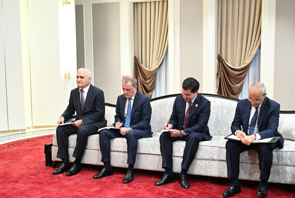 President Ilham Aliyev meets with Iranian President in Bishkek (PHOTO/VIDEO)