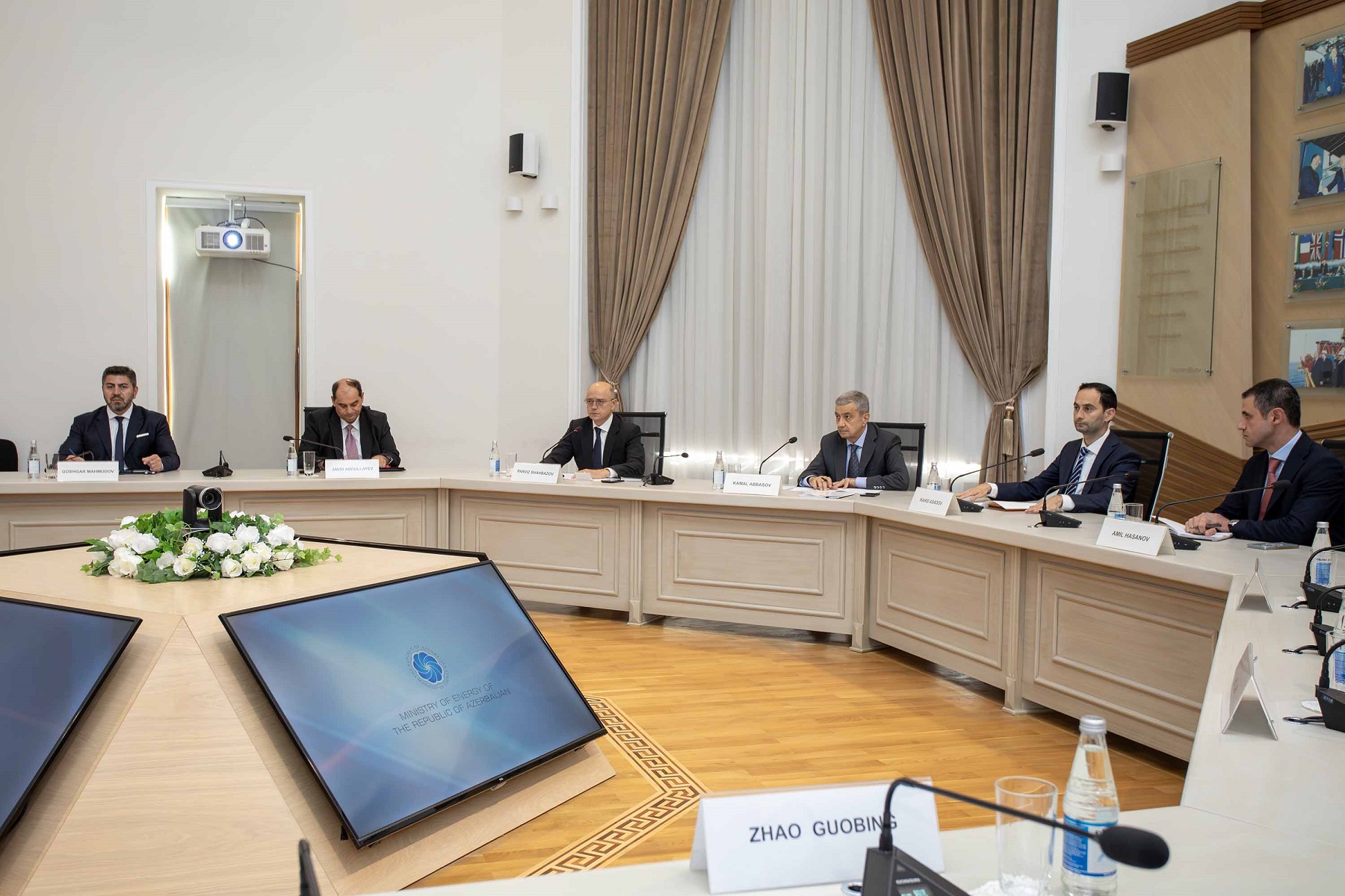 Azerbaijan, China advance talks on new energy projects (PHOTO)