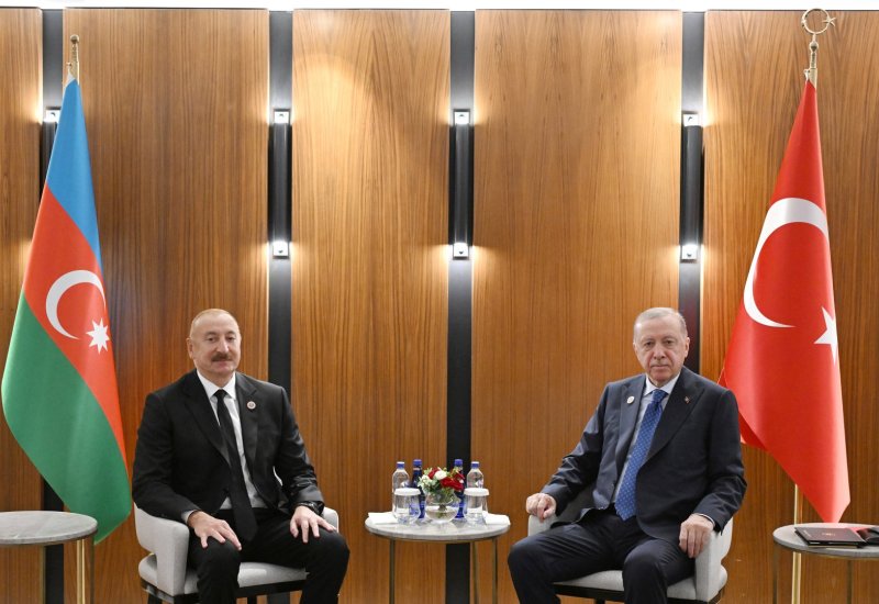 President Ilham Aliyev meets with President Recep Tayyip Erdogan in Bishkek (PHOTO)