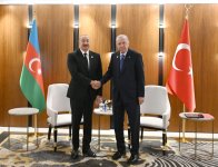 President Ilham Aliyev meets with President Recep Tayyip Erdogan in Bishkek (PHOTO)