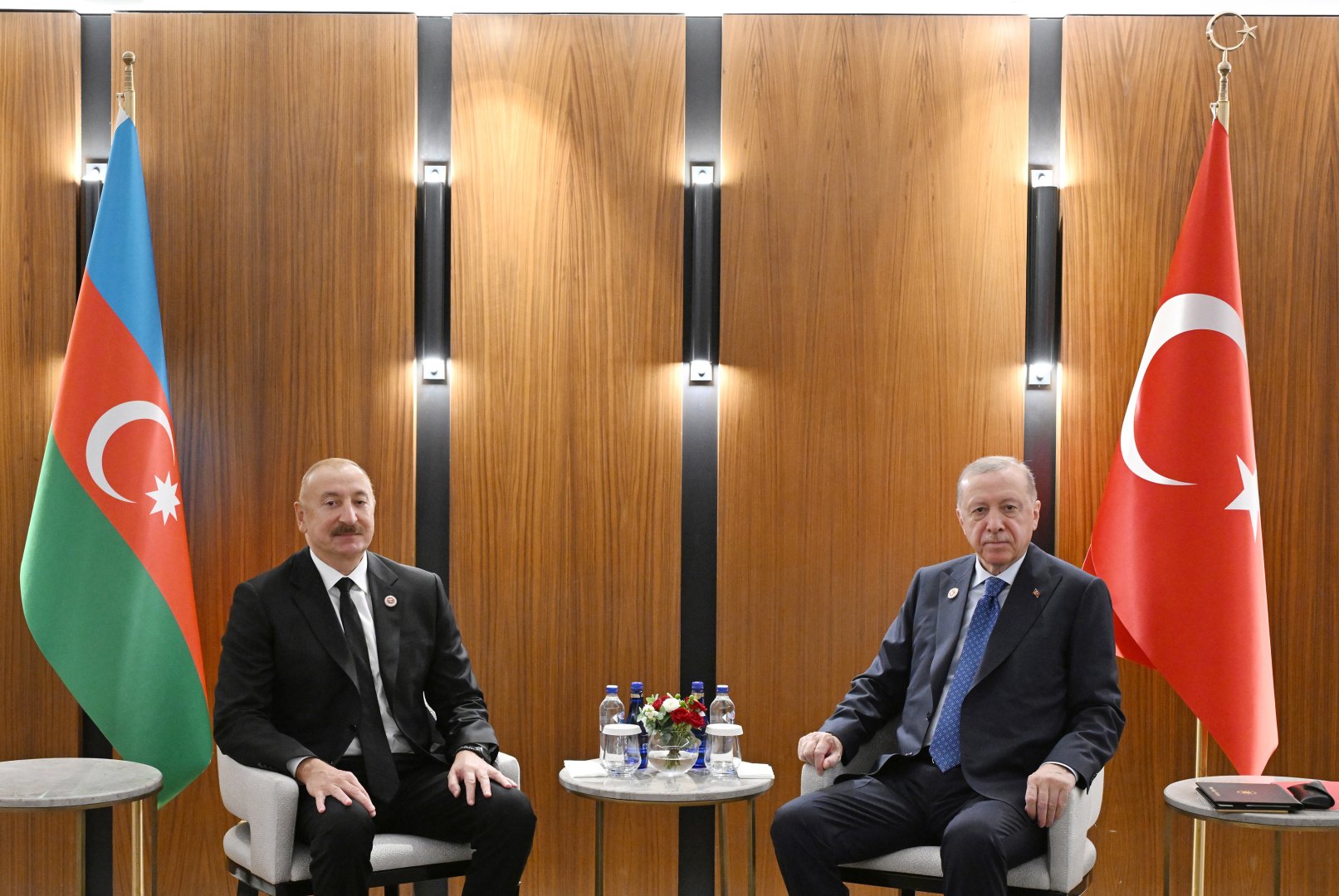 President Ilham Aliyev meets with President Recep Tayyip Erdogan in Bishkek (PHOTO)