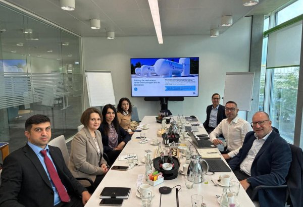Azerbaijan discusses co-op with German Uniper on green energy and low-carbon products