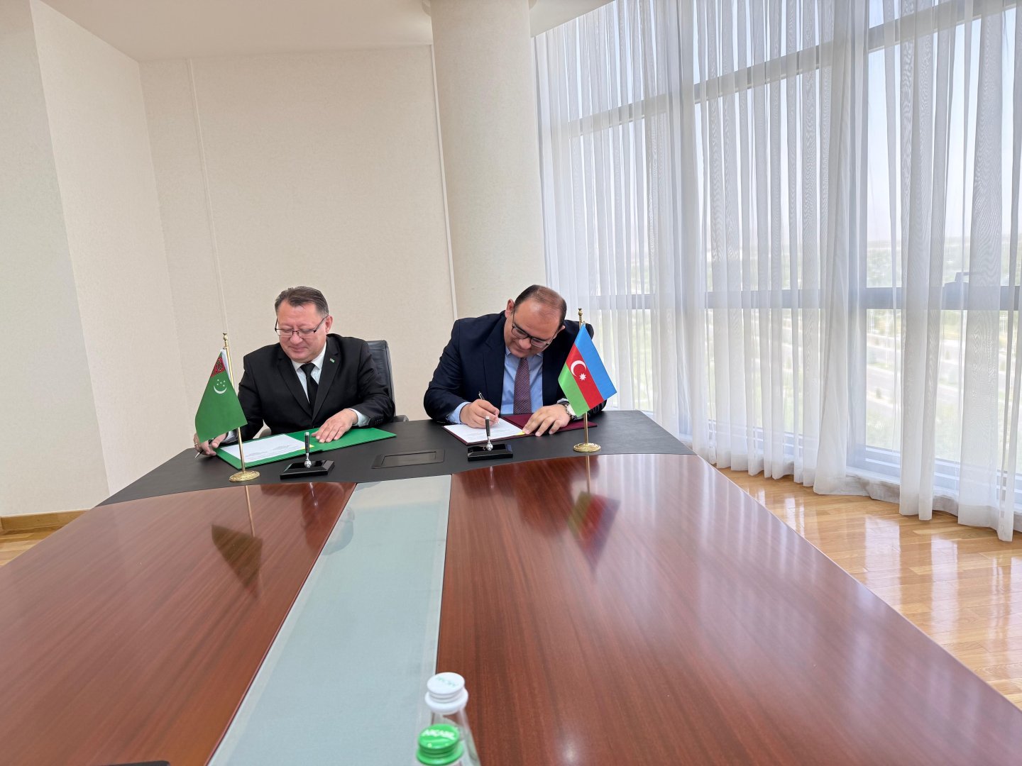 Azerbaijan and Turkmenistan conduct consular consultations (PHOTO)