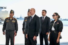 President Ilham Aliyev and First Lady Mehriban Aliyeva visit Azerbaijani Navy (PHOTO)