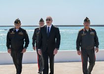 President Ilham Aliyev and First Lady Mehriban Aliyeva visit Azerbaijani Navy (PHOTO)