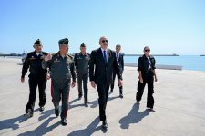 President Ilham Aliyev and First Lady Mehriban Aliyeva visit Azerbaijani Navy (PHOTO)