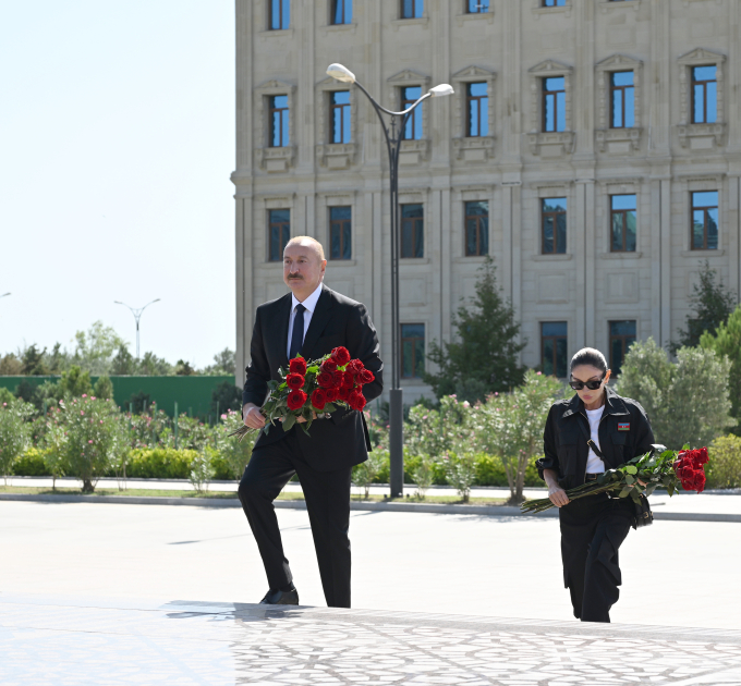President Ilham Aliyev and First Lady Mehriban Aliyeva visit Azerbaijani Navy (PHOTO)