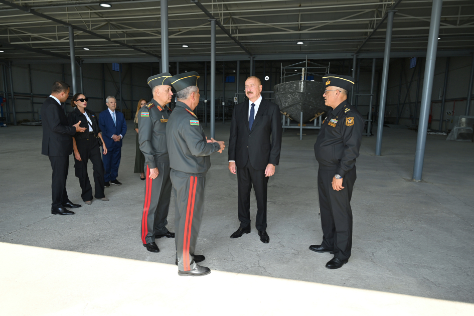 President Ilham Aliyev and First Lady Mehriban Aliyeva visit Azerbaijani Navy (PHOTO)