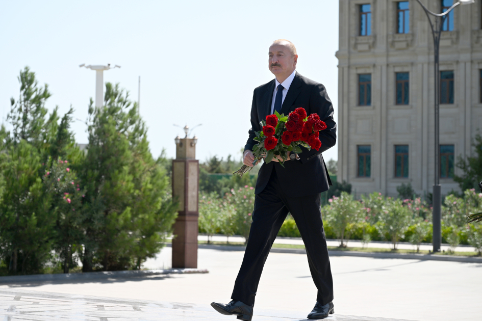 President Ilham Aliyev and First Lady Mehriban Aliyeva visit Azerbaijani Navy (PHOTO)