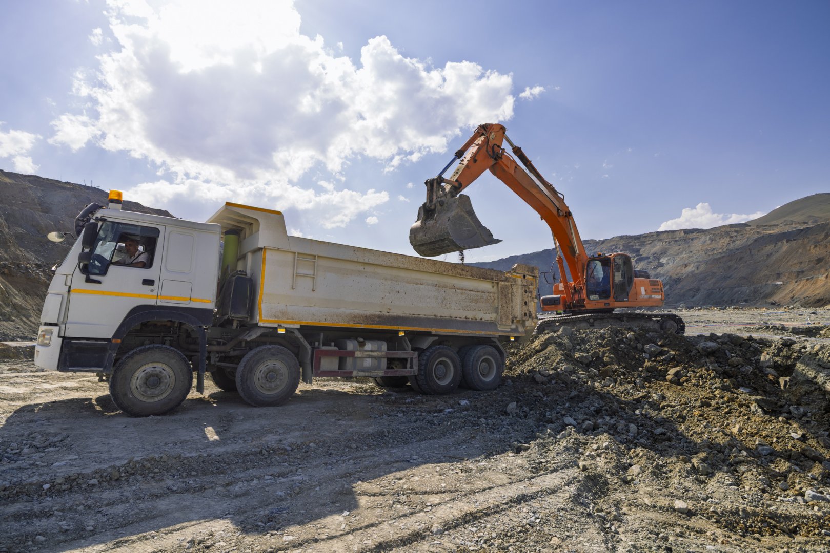 AzerGold conducts first drilling and blasting operation at the Soyudlu (Zod) gold deposit (PHOTO/VIDEO)