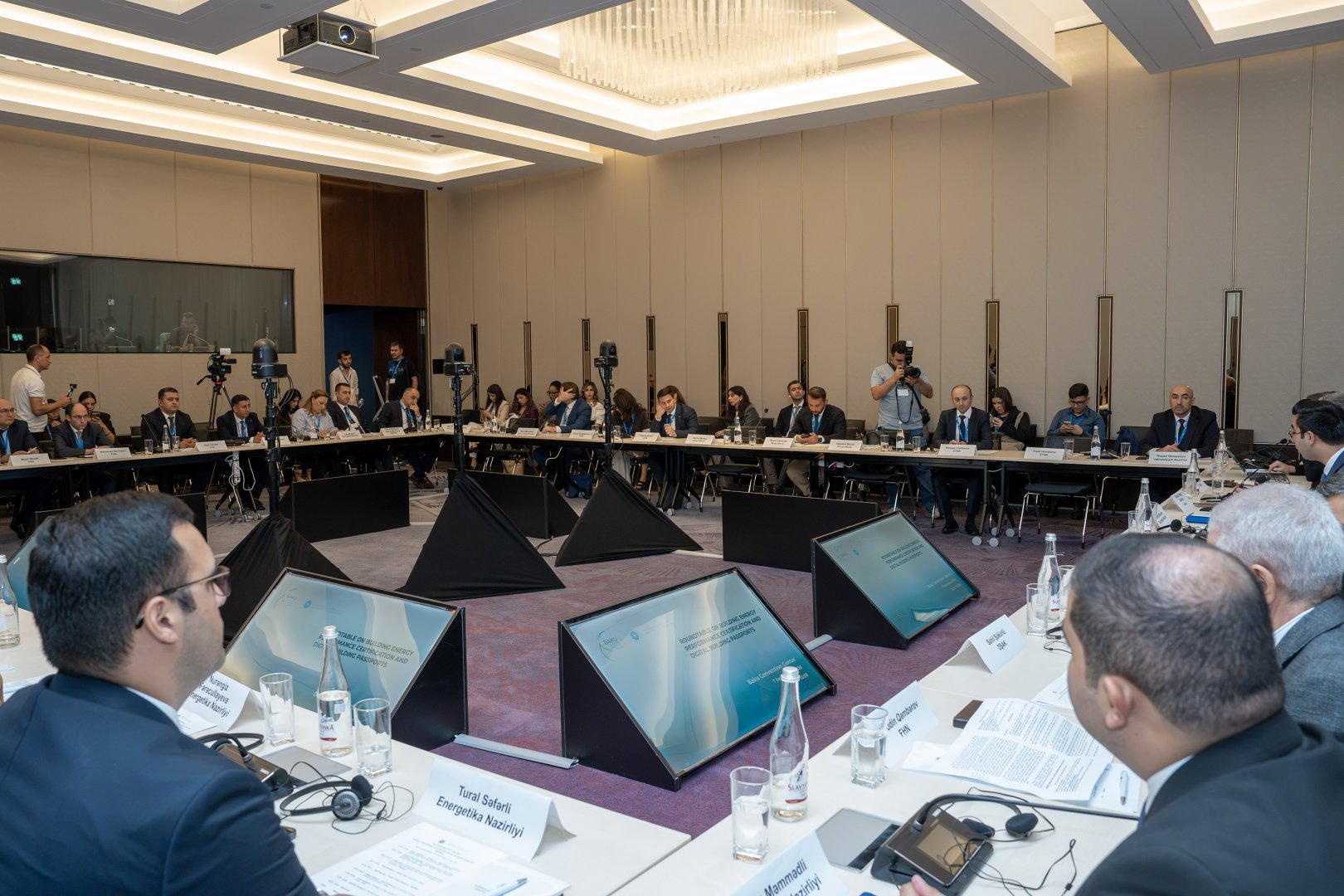 Baku Climate Week discusses building energy efficiency certification (PHOTO)