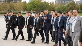 Azerbaijani religious figures visit Victory Monument in Baku (PHOTO)