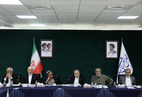 Iranian foreign minister informs MPs about legal convention on Caspian Sea