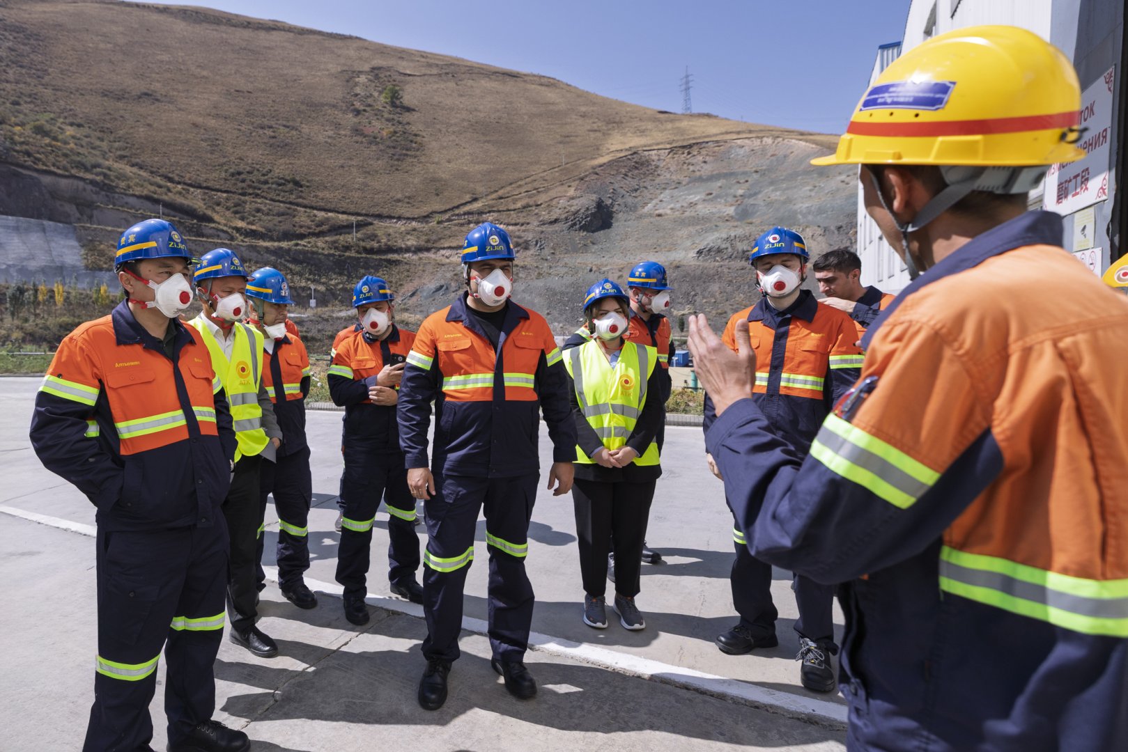 Azerbaijani delegation visits Altynken gold mine and gold refinery in Kyrgyzstan (PHOTO)