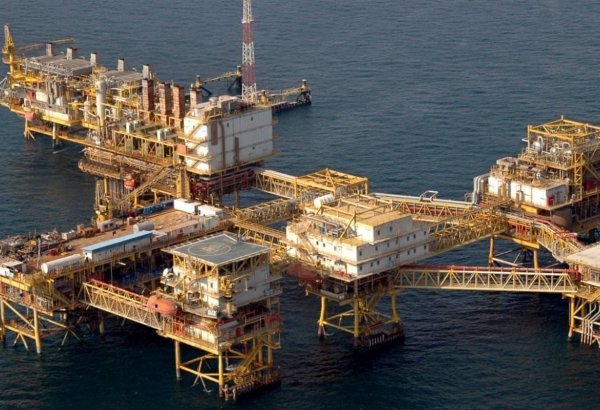 Iran earns more than $21.5 billion from oil field shared with UAE