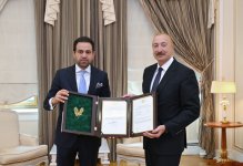 President Ilham Aliyev receives Secretary-General of Muslim Council of Elders (PHOTO/VIDEO)