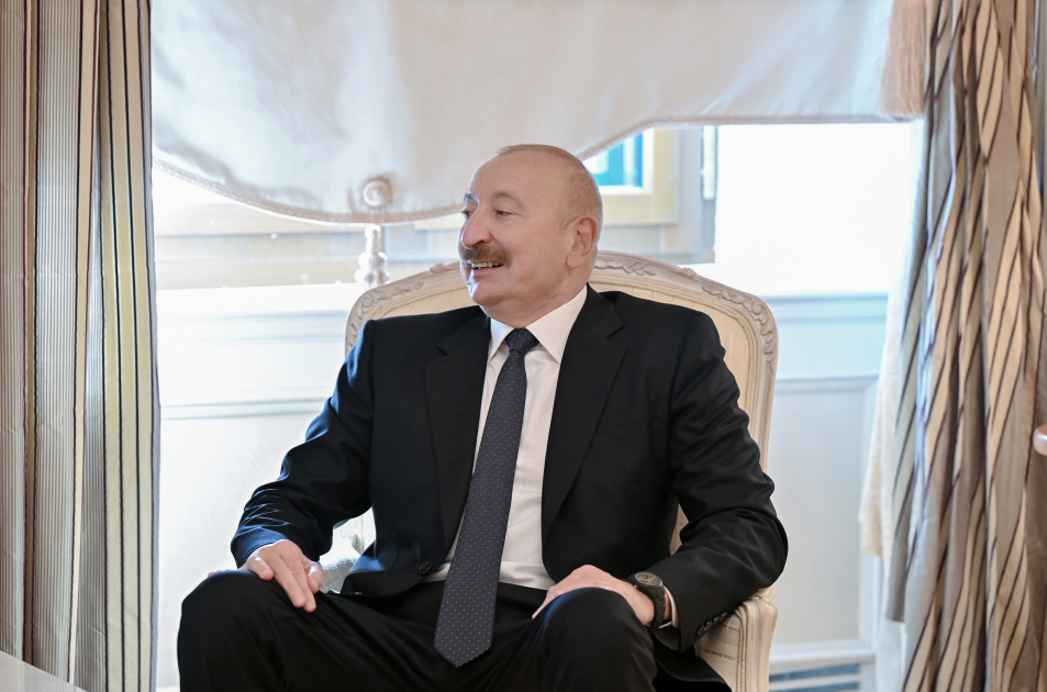 President Ilham Aliyev receives Secretary-General of Muslim Council of Elders (PHOTO/VIDEO)