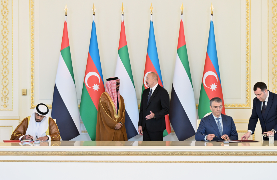 President Ilham Aliyev receives UAE National Security Advisor (PHOTO)