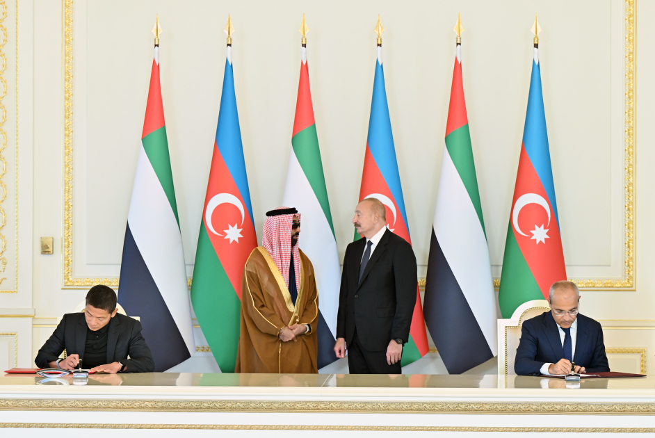 President Ilham Aliyev receives UAE National Security Advisor (PHOTO)