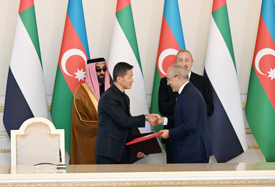 President Ilham Aliyev receives UAE National Security Advisor (PHOTO)