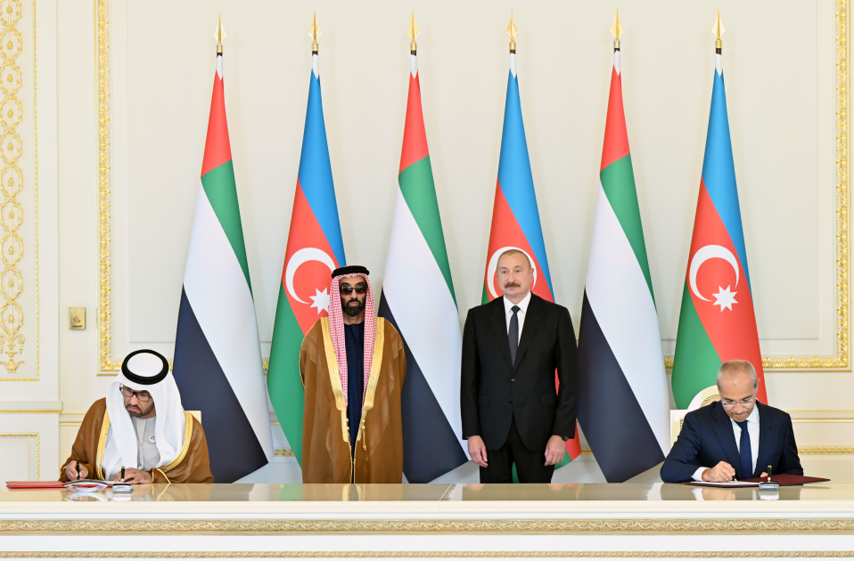 President Ilham Aliyev receives UAE National Security Advisor (PHOTO)