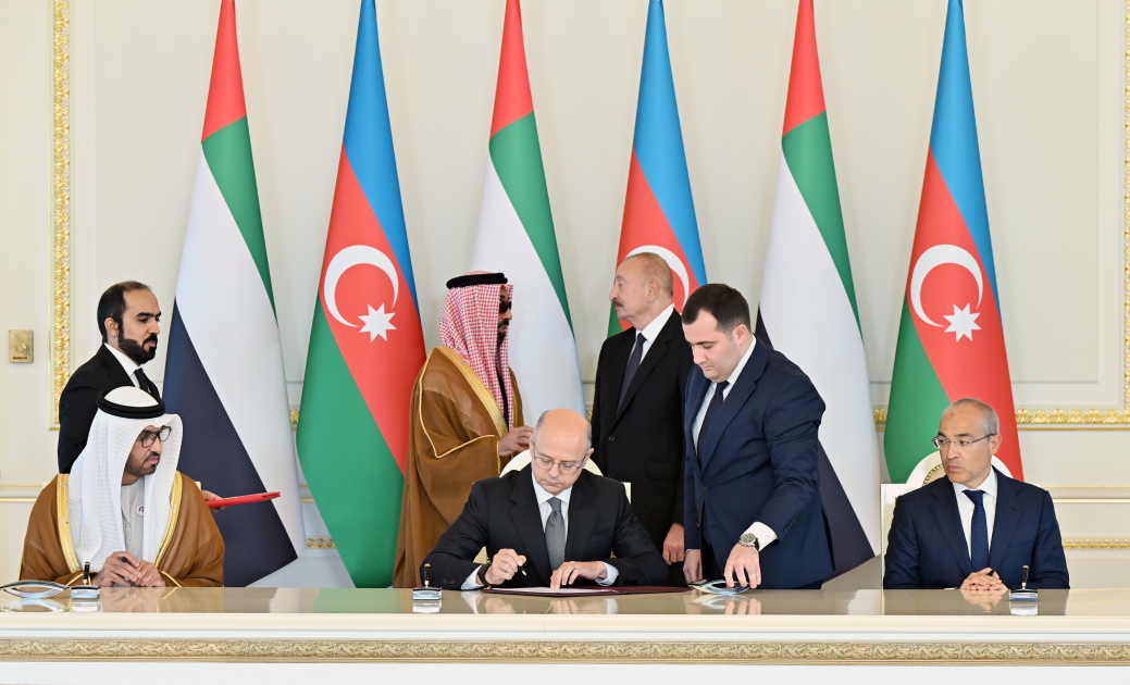 President Ilham Aliyev receives UAE National Security Advisor (PHOTO)