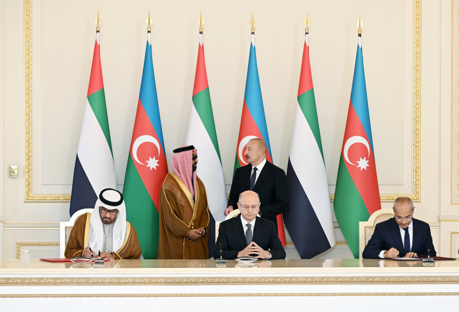 President Ilham Aliyev receives UAE National Security Advisor (PHOTO)