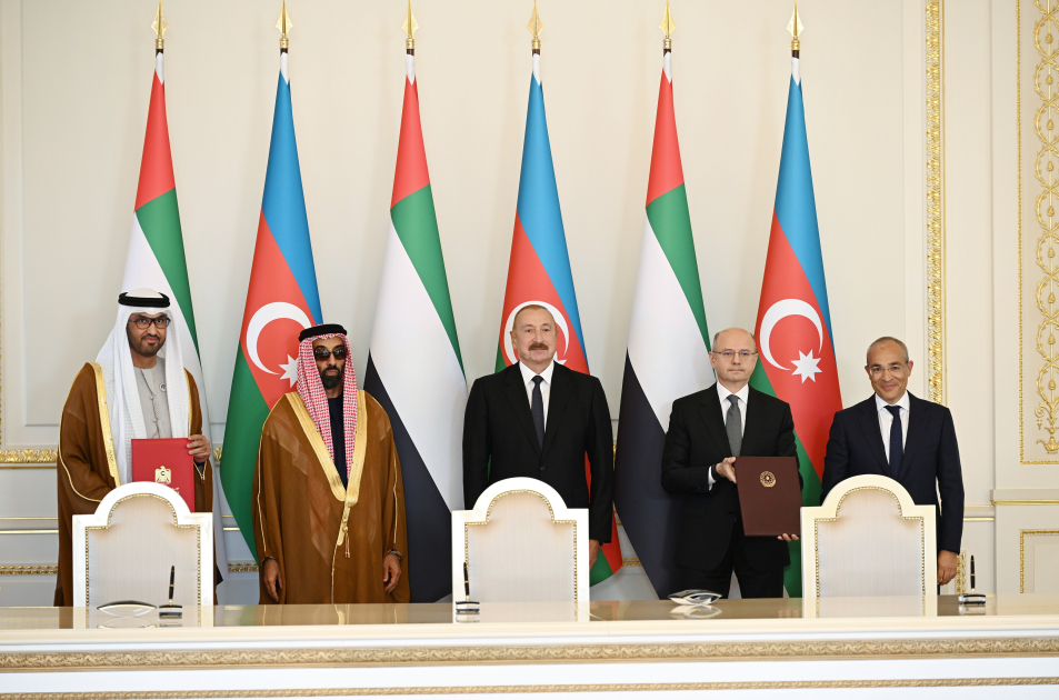 President Ilham Aliyev receives UAE National Security Advisor (PHOTO)