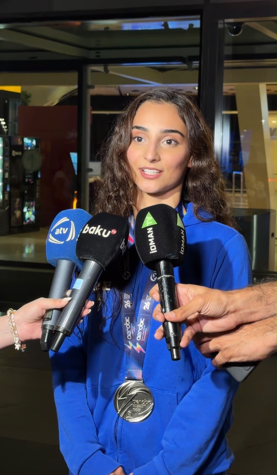Azerbaijani gymnasts who achieved successful result in Spain return home (PHOTO)
