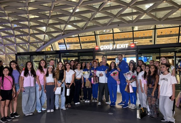 Azerbaijani gymnasts who achieved successful result in Spain return home (PHOTO)