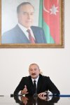 President Ilham Aliyev receives participants of international conferences held in Baku (PHOTO/VIDEO)