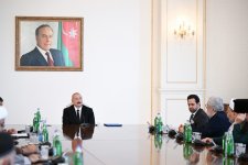 President Ilham Aliyev receives participants of international conferences held in Baku (PHOTO/VIDEO)