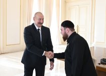 President Ilham Aliyev receives participants of international conferences held in Baku (PHOTO/VIDEO)