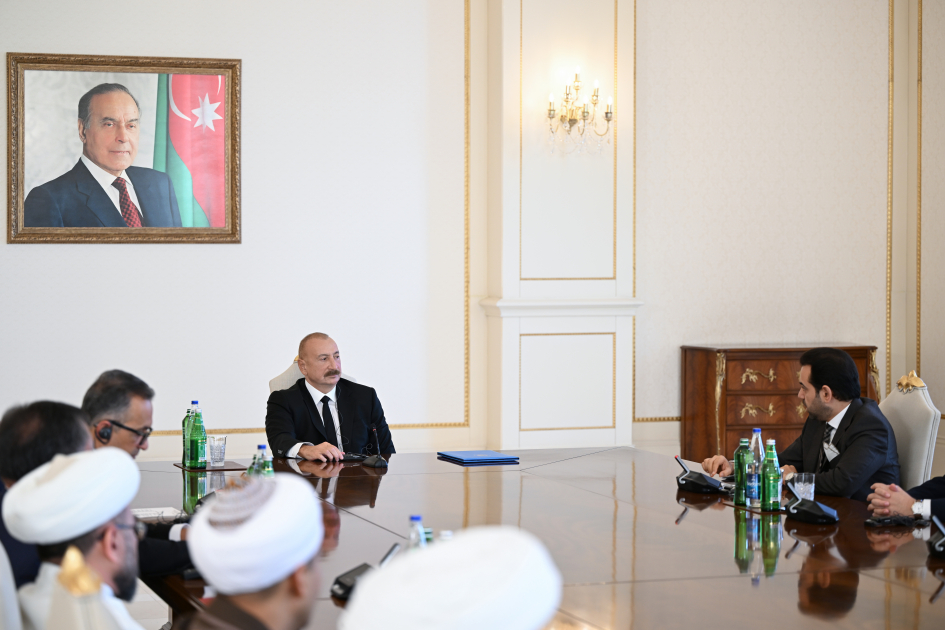 President Ilham Aliyev receives participants of international conferences held in Baku (PHOTO/VIDEO)