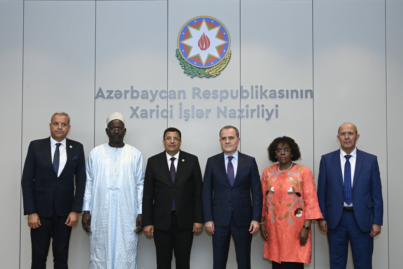 Azerbaijan FM holds talks with Pan-African Parliament Chief (PHOTO)