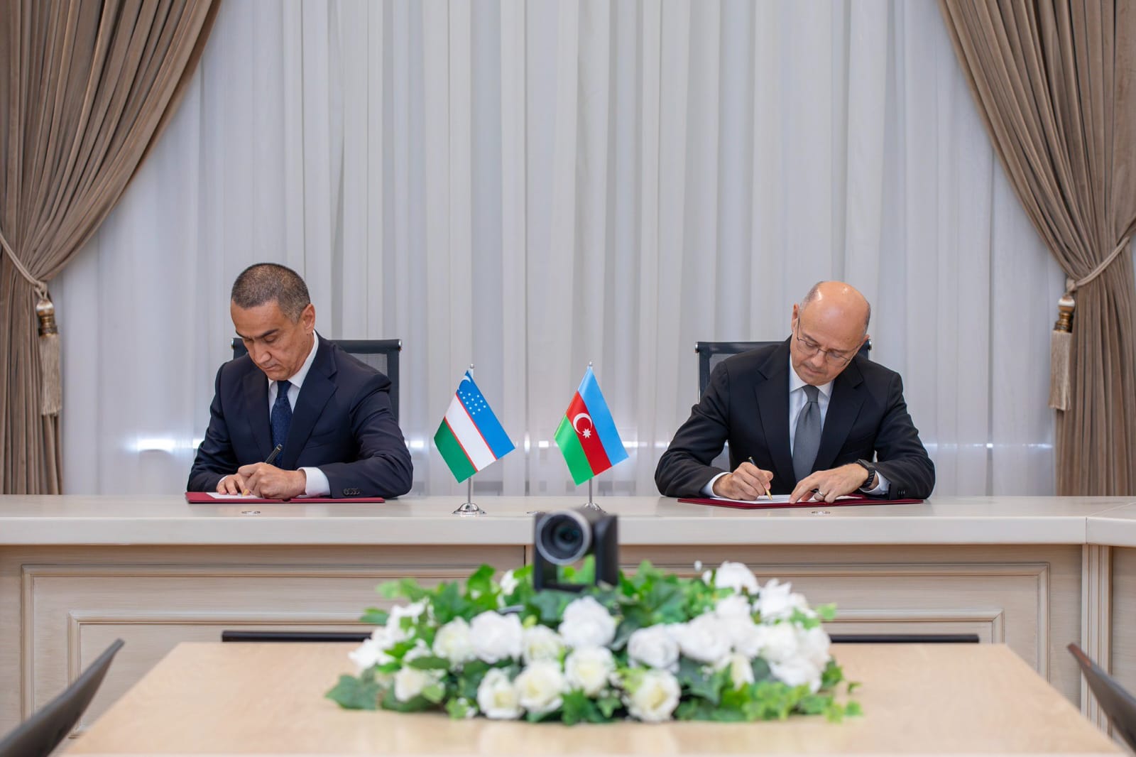 Azerbaijan, Uzbekistan ink roadmap for expanding energy cooperation (PHOTO)