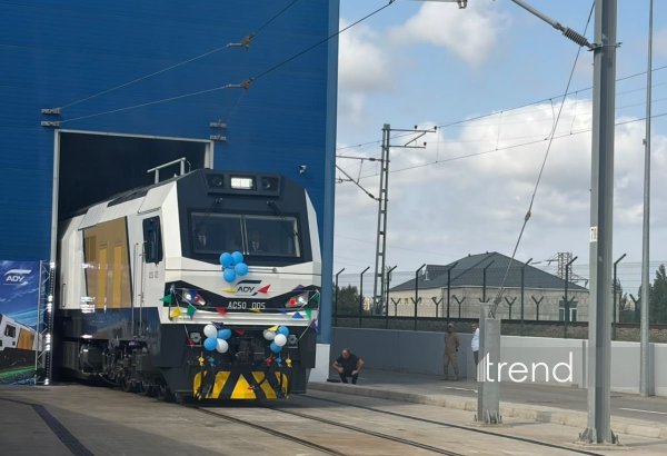 Azerbaijan expands locomotive fleet with Chinese-made engines (PHOTO)