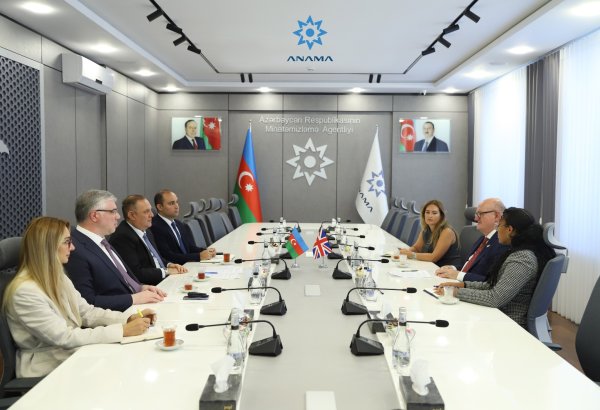 Azerbaijan, UK discuss expanding humanitarian demining cooperation (PHOTO)