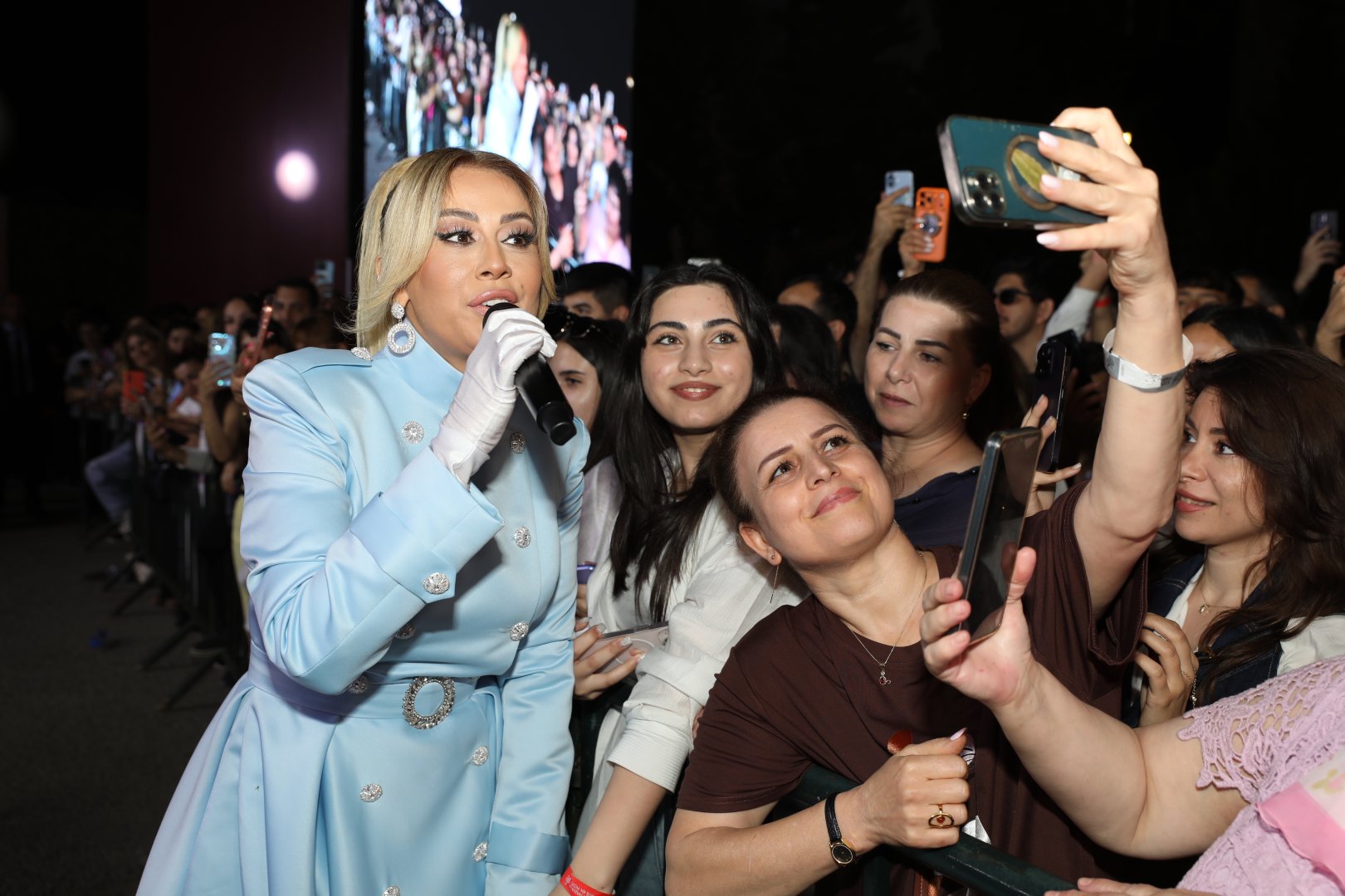 First day of Shamakhi Grape and Wine Festival continues with concert program (PHOTO/VIDEO)