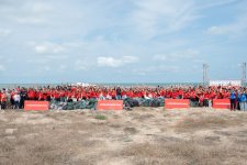 Carlsberg Azerbaijan joins the “Protect the Caspian!” coastal cleanup campaign (PHOTO)