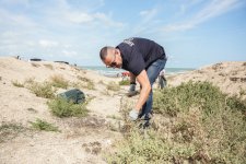 Carlsberg Azerbaijan joins the “Protect the Caspian!” coastal cleanup campaign (PHOTO)