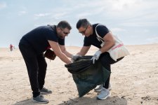 Carlsberg Azerbaijan joins the “Protect the Caspian!” coastal cleanup campaign (PHOTO)