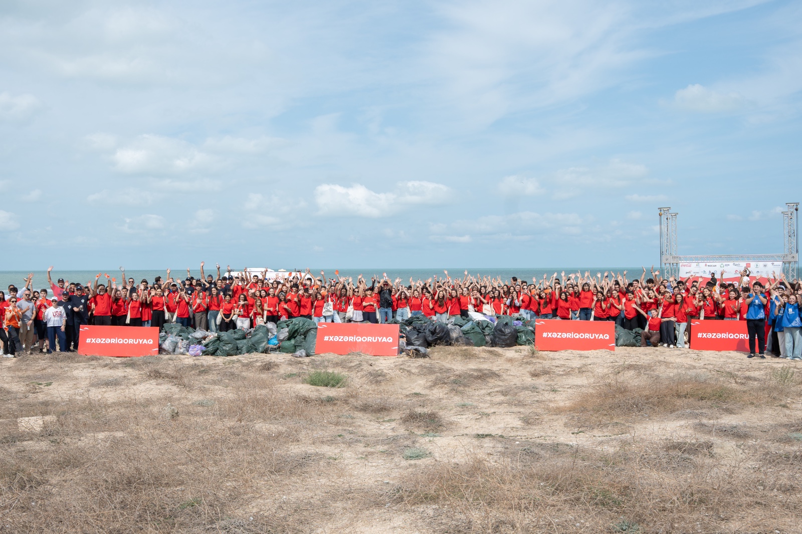 Carlsberg Azerbaijan joins the “Protect the Caspian!” coastal cleanup campaign (PHOTO)