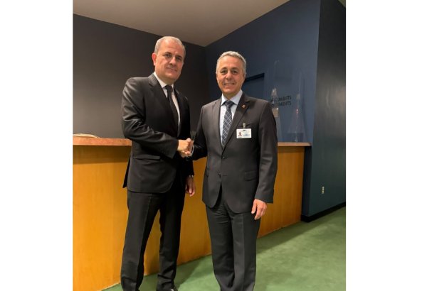 Azerbaijan, Switzerland discuss bilateral relations