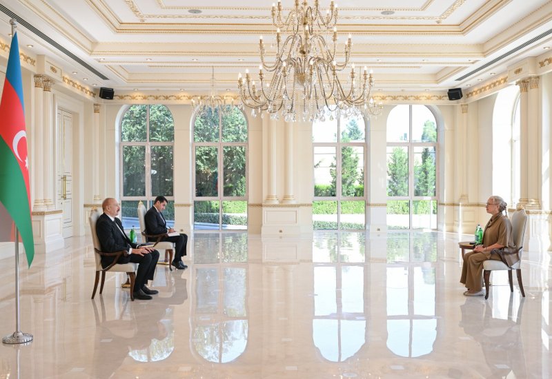 President Ilham Aliyev receives Sweden's newly appointed ambassador to Azerbaijan (PHOTO)