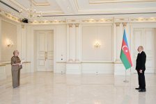 President Ilham Aliyev receives Sweden's newly appointed ambassador to Azerbaijan (PHOTO)